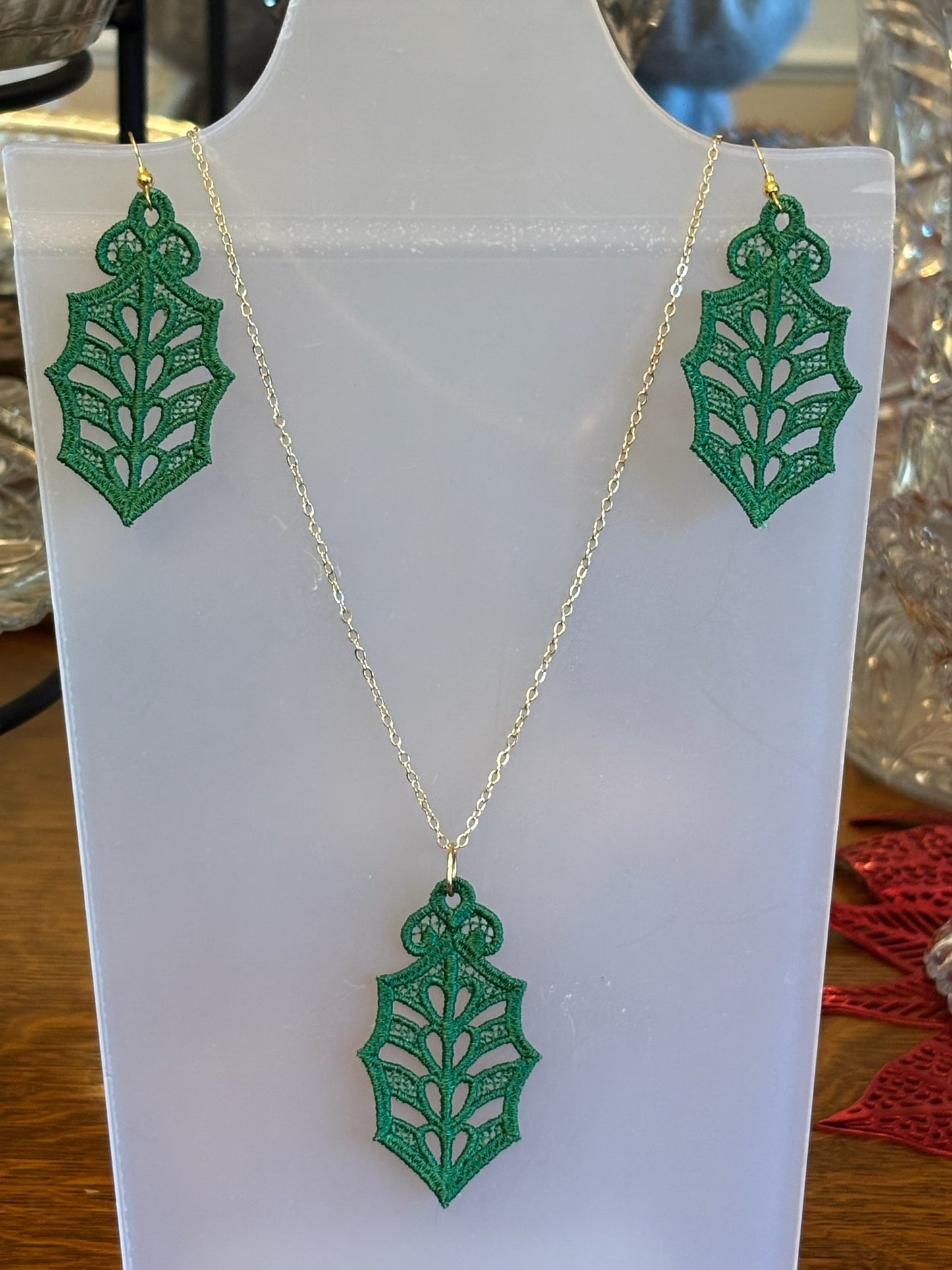 Jewelry Set- Single Holly Leaf